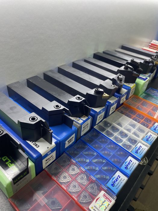 Токарный резецлар Акцияда 25х25 нархи 70.000 пластина напайка INSERT