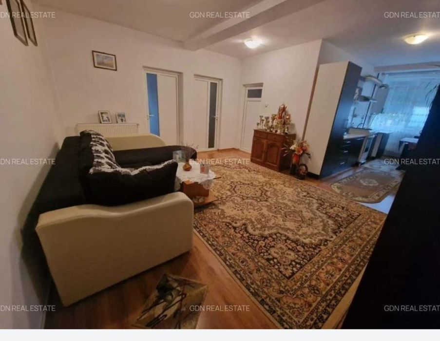 Apartament 3 camere zona Oblemenco/Parcul Tineretului 2012