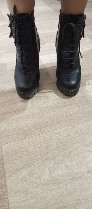 2та оёк кийим сотилади