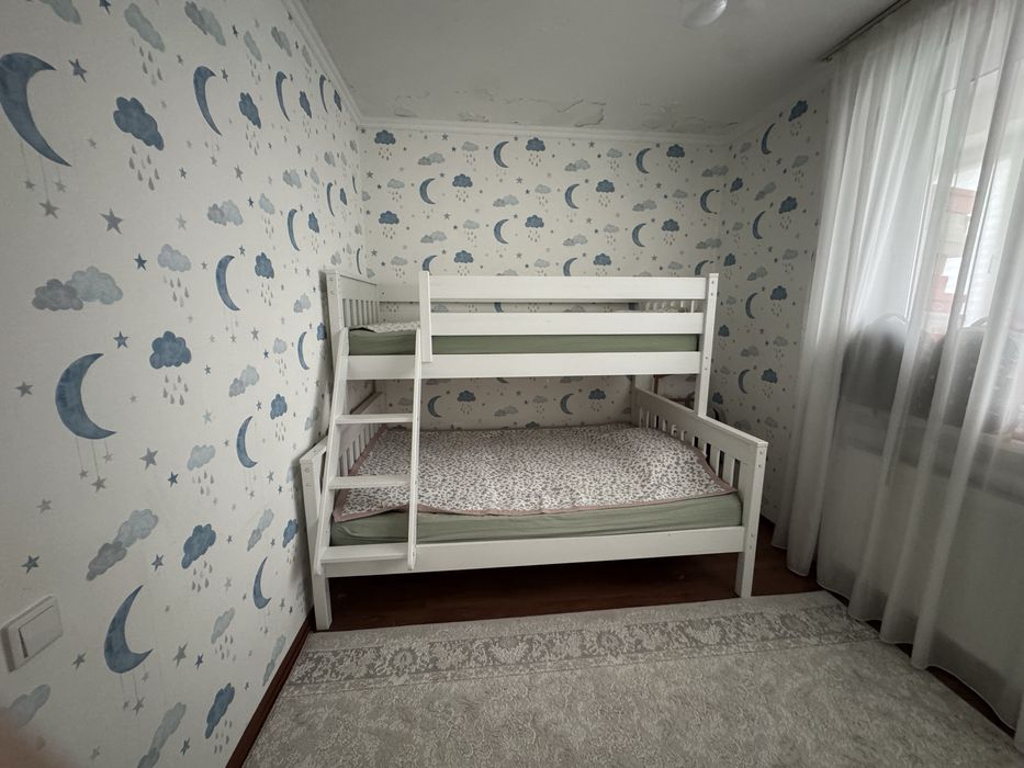 Детская двухъярусная кровать