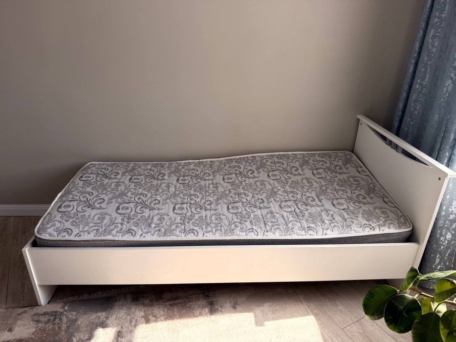 Продам кровать 1,5 спальный