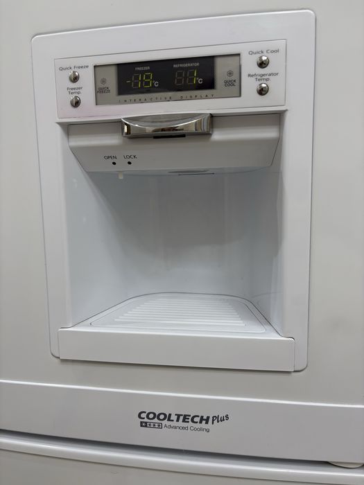 На продажу Холодильник Samsung