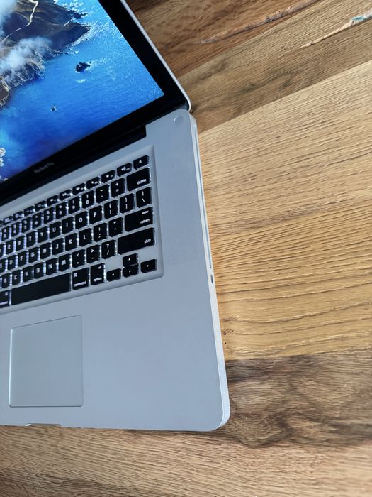 Apple MacBook Pro 15, i5, 512 SSD, 8 Gb, stare foarte bună