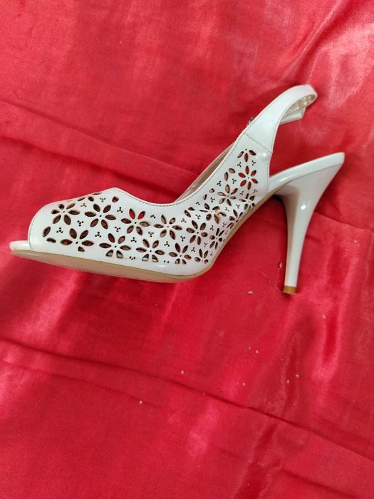 Босоножки 37 размер., новые.