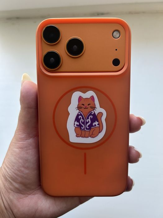 Продам iphone xr, в корпусе 17 pro max