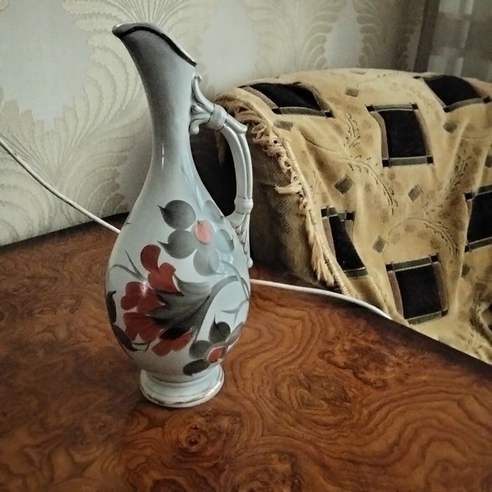 Продам старинную вазу