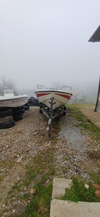 Лодка Sessa 430 колесар