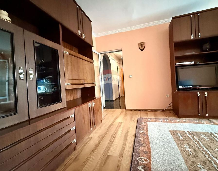 Двустаен апартамент с отделна кухня на удобна локация под наем,  гр. - снимка 6