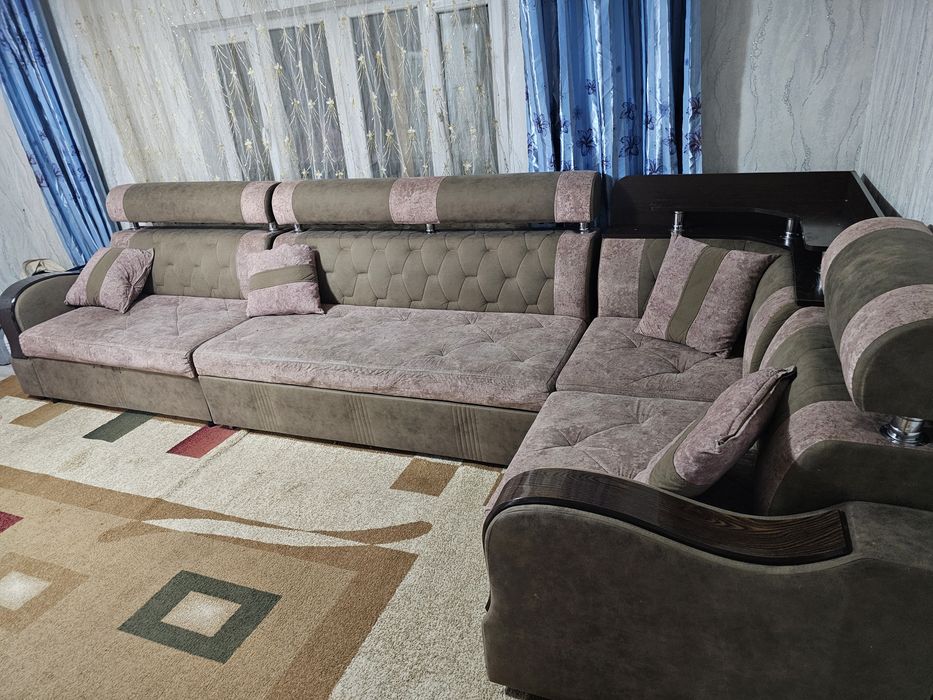 Прихожка  и диван