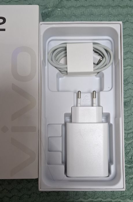 Продам телефон VIVO Y22