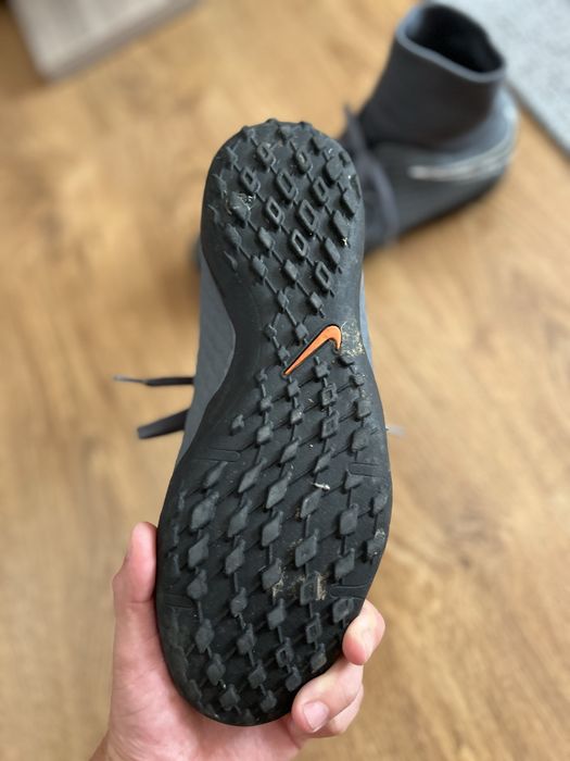 NIKE hyoervenom .