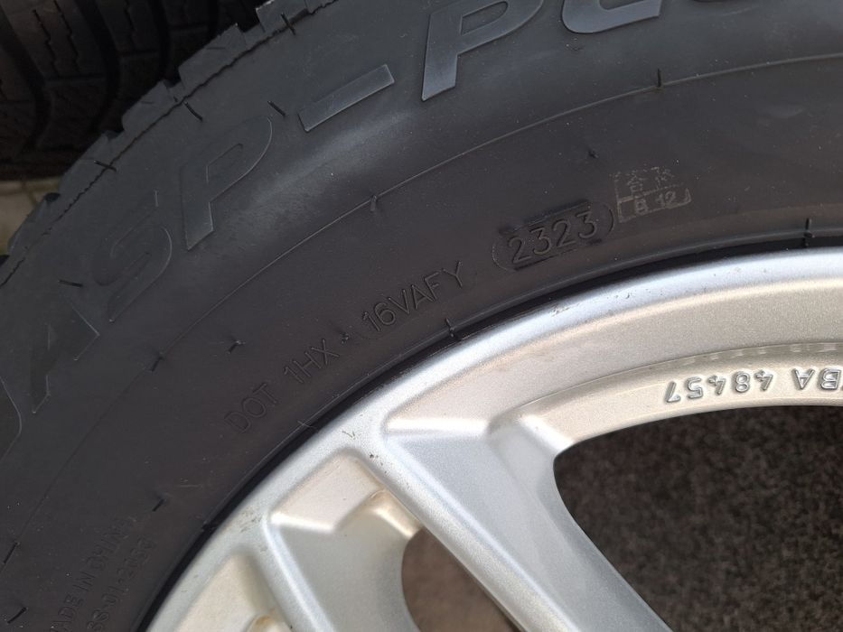 Nissan  джанти с гуми+ датчици  215/65/16