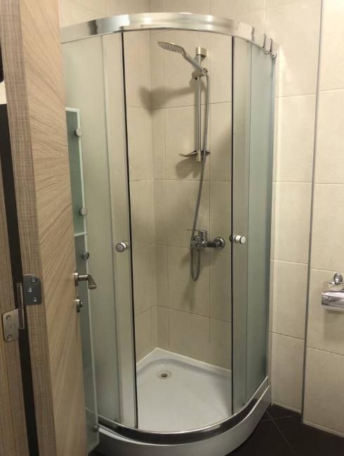 Дава се под наем Тристаен апартамент в Пловдив, Кършияка - 108 кв.м за 550 € - Снимка #6