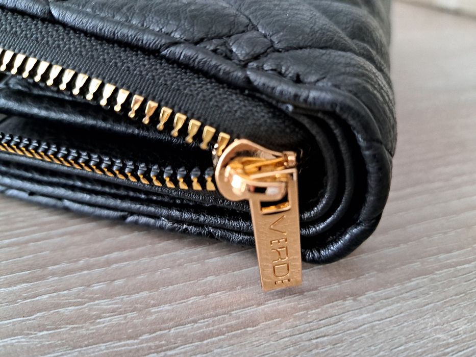 Чисто ново портмоне