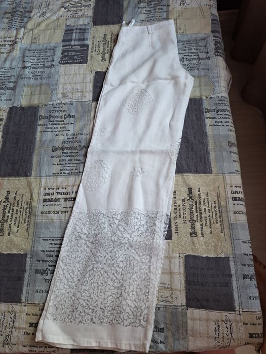 Бял дамски панталон