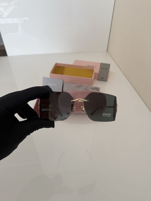 Дамски слънчеви очила Miu Miu