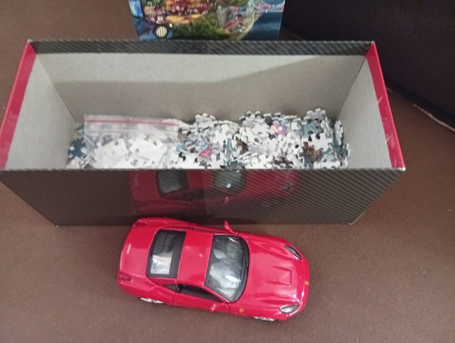 Игрушка/ машинка Ferrari/пазлы