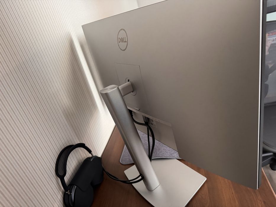 Монитор Dell UltraSharp U2722D