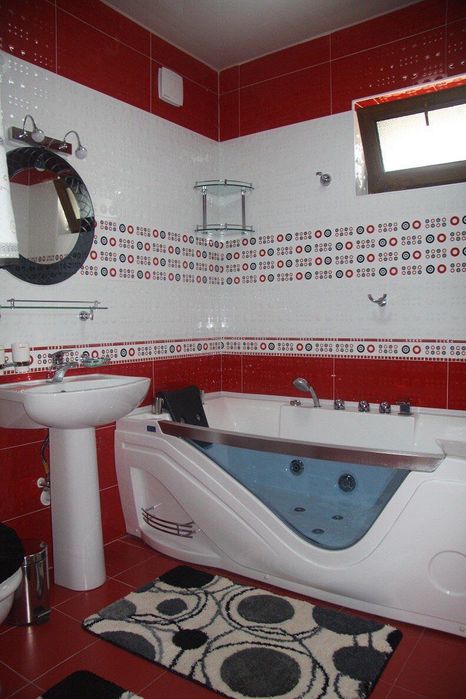 Продается квартира .за гост. "Grand Mir Hotel"  2/4/4. Метро Ойбек