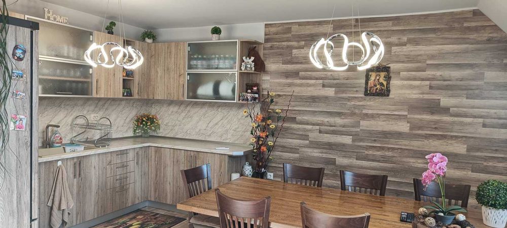 Продава се Тристаен апартамент в Казанлък - 96 кв.м за 1303 €/кв.м - Снимка #1