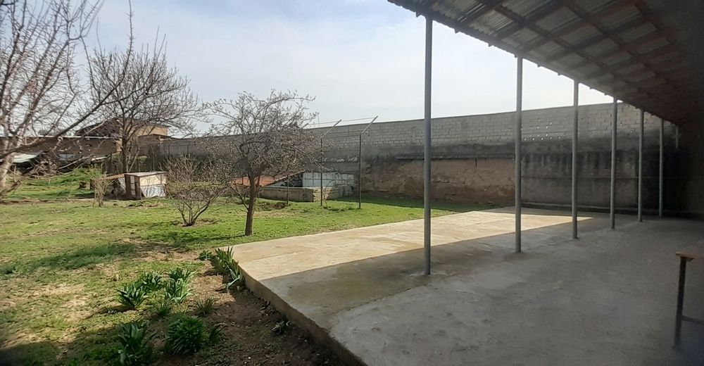 12sotxli xovlining yarimi sotiladi. Srochniy sotiladi