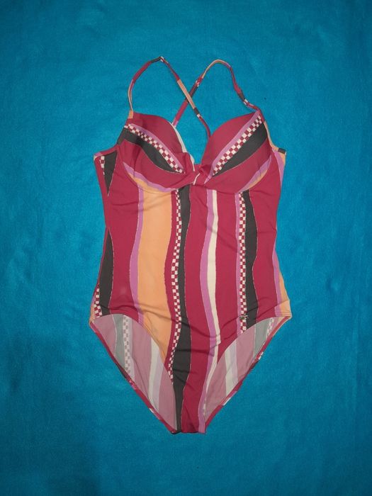 Купальники по 500 тг.