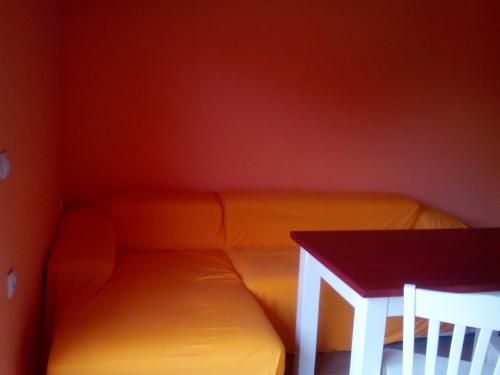 Дава се под наем Едностаен апартамент в София, Лозенец - 40 кв.м за 325 € - Снимка #2