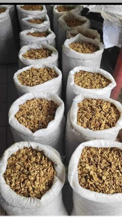 Miez de Nuca stoc permanent mixt jumătăți