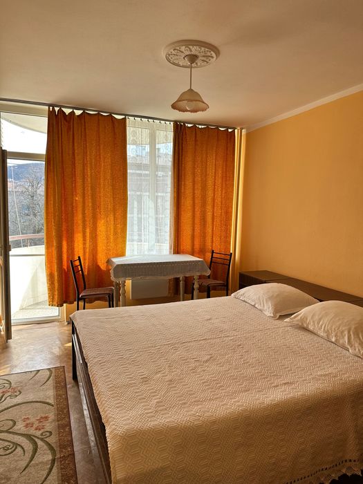 Двустаен в центъра на Свищов