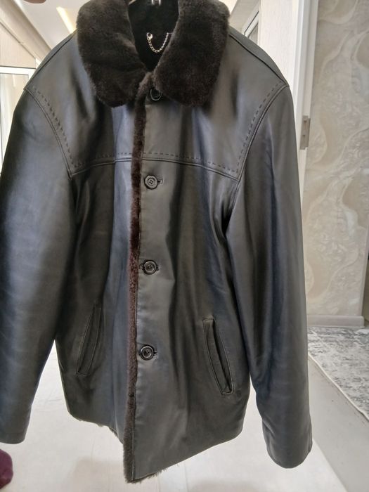 "Кожаный"  ЧАРИМ  Куртка сотилади бу холати  ало