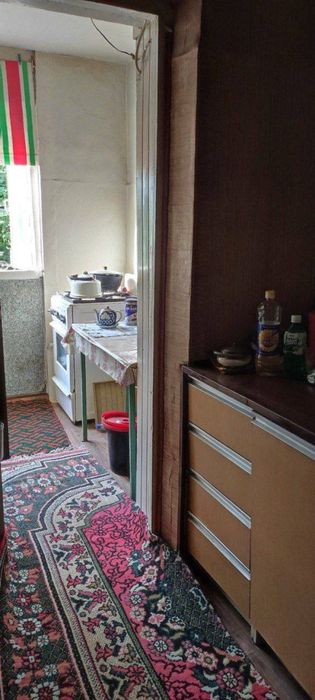 Срочно Продается. Беруний. 1 комнатная 2 х 6 балкон