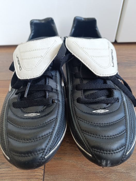 Бутонки Umbro Маратонки за футбол