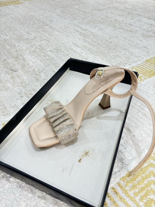 37-38размер жақсы сапада