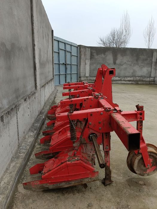 Selxoz texnika sotiladi