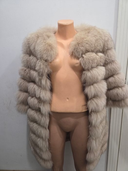 Продам женскую шубу