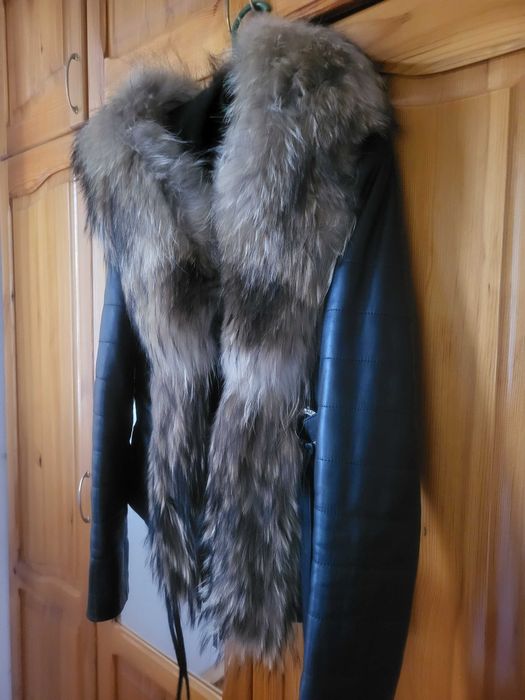 Естествена кожа с яка от лисица