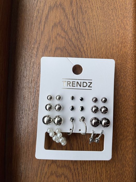 Комплект обеци за уши