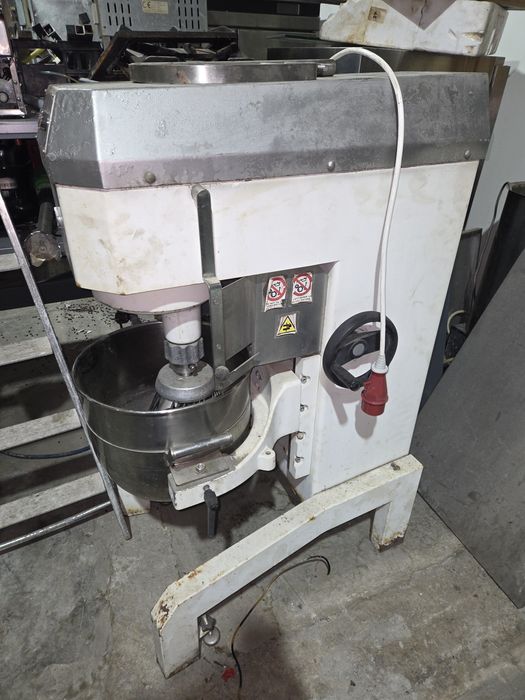 Tigaie basculanta, Aragaz , Friteuza inox, 380v sau 220v, raft inox, robot legume