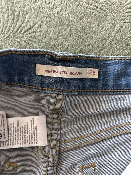 Дънки Levis mom jeans