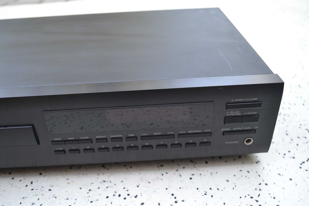 Cd player Yamaha CDX 560