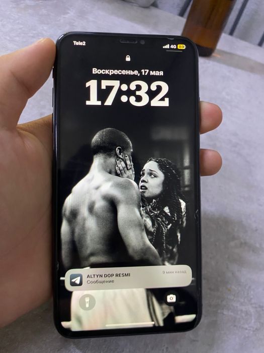 продам iPhone Xs Max