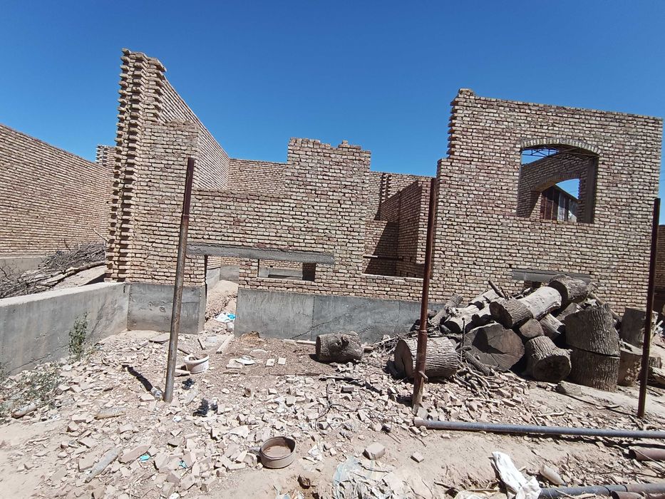 Qarshi Shahardan 4 sotix hovli srocniy sotiladi