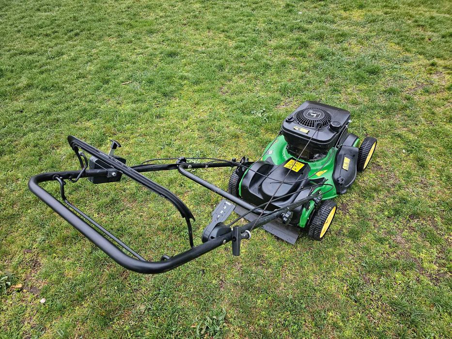 СамоХодна Косачка JOHN DEERE Като НОВА.