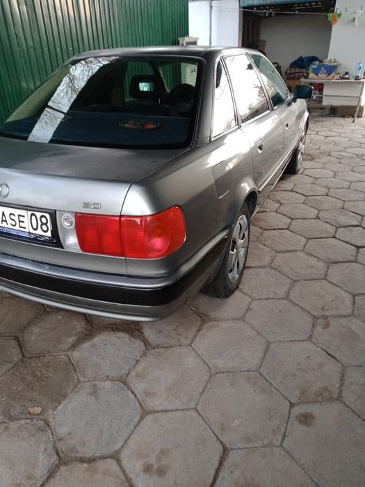 Продаю Audi B4..