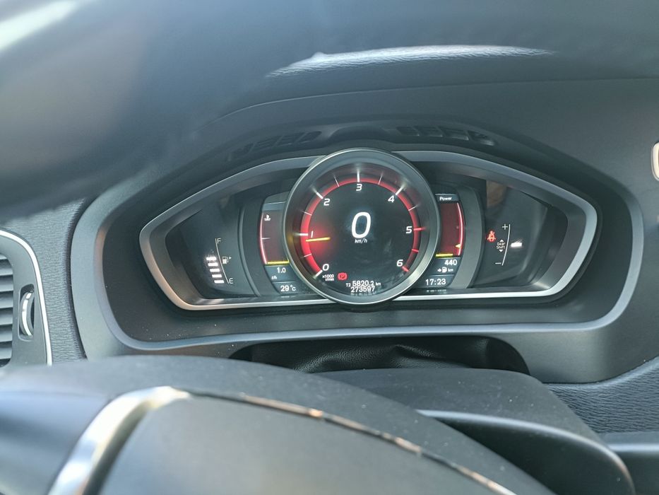 Volvo V40 din 2014
