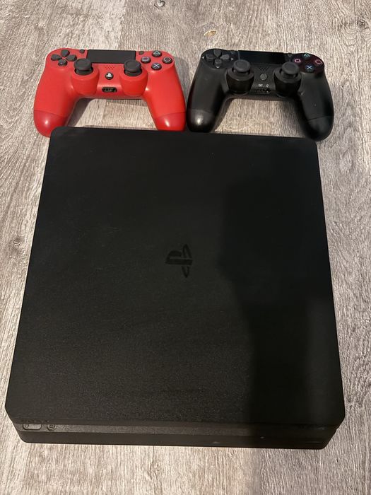 Vand Playstation 4 Slim