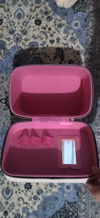 Продам косметичку новая