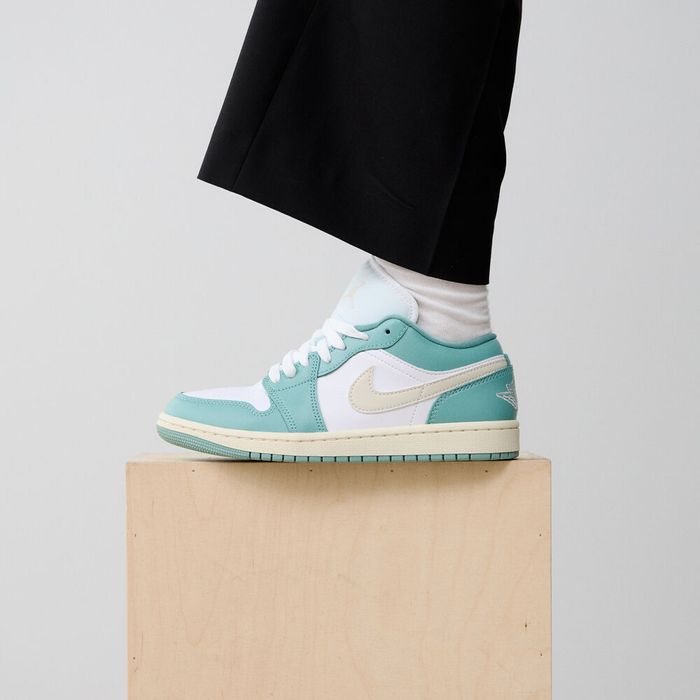 Jordan Air 1 Low WMN ОРИГИНАЛНИ дамски маратонки 38,5-39