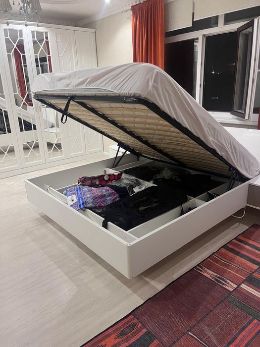 Двухместный кровать