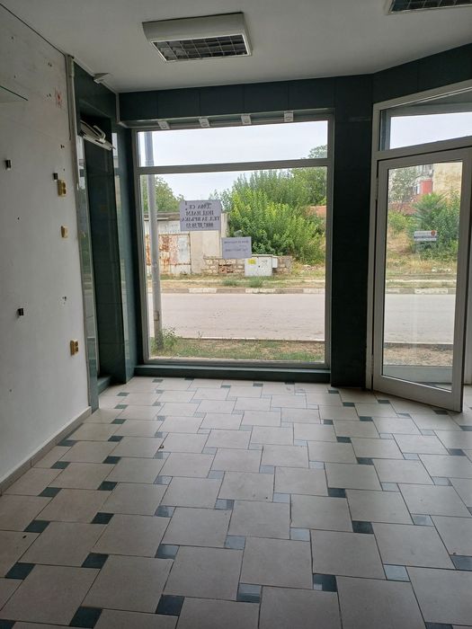 Дава се под наем Магазин в Левски - 30 кв.м за 193.8 € - Снимка #2